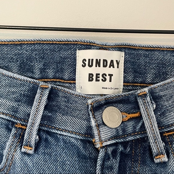 Aritzia — Sunday Best Mom Jeans - Picture 2 of 3